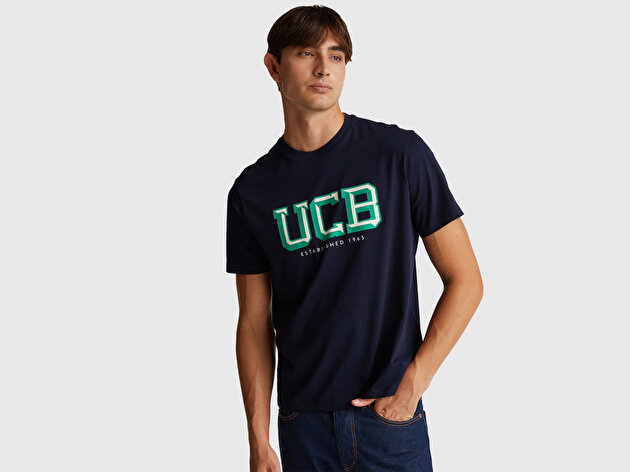 Benetton Erkek Lacivert-UCB %100 Pamuk Önü Logo Baskılı Relax Fit T-Shirt