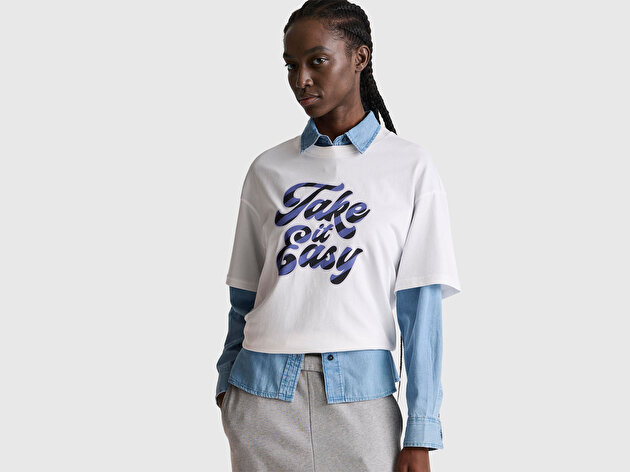 Benetton Kadın Beyaz-Mavi Yazılı %100 Pamuk Önü Yazı Baskılı Bisiklet Yaka T-Shirt