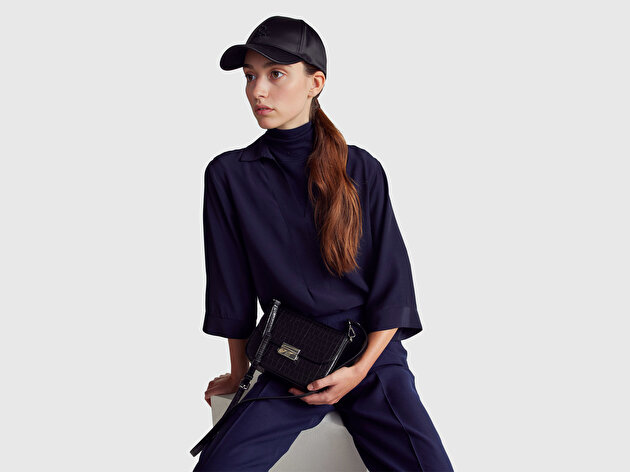 Benetton Kadın Lacivert %100 Viskoz Yarım Kol Gömlek Yaka Bluz