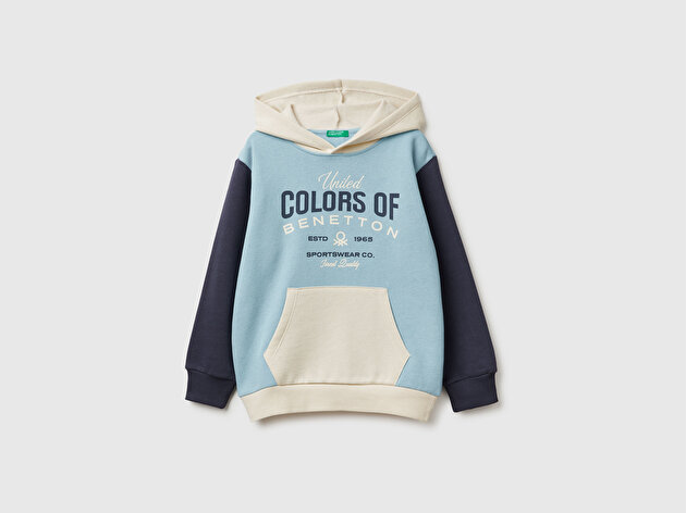 Benetton Erkek Çocuk Mavi-Krem Önü Logo Baskılı Cepli Nervürlü Kapüşonlu Sweatshirt