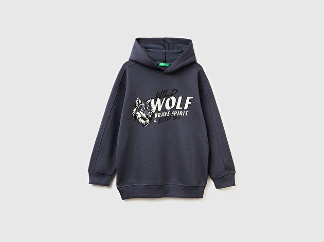 Benetton Erkek Çocuk Koyu Gri Önü Baskılı Düşük Omuzlu Kapüşonlu Sweatshirt