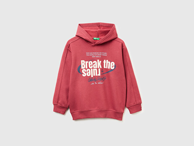Benetton Erkek Çocuk Bordo Önü Baskılı Düşük Omuzlu Kapüşonlu Sweatshirt