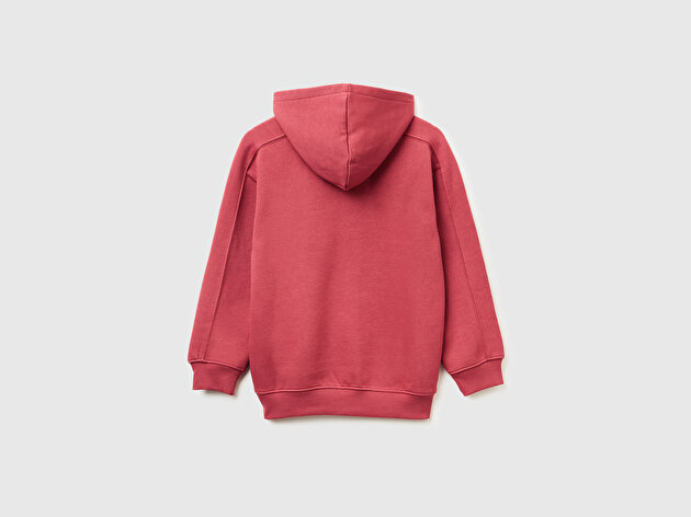 Benetton Erkek Çocuk Bordo Önü Baskılı Düşük Omuzlu Kapüşonlu Sweatshirt
