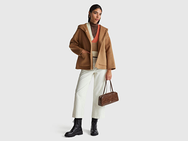 Benetton Kadın Açık Kahverengi Yün ve Viskoz Karışımlı Çift Taraflı Cepli Kapüşonlu Palto 