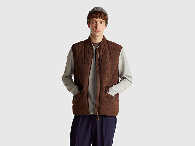 Benetton Erkek Koyu Kahverengi Kapitone Fermuarlı Kapaklı Cepli Kadife Yelek