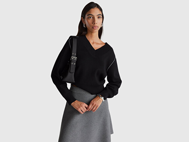 Benetton Kadın Siyah Viskoz Karışımlı Ribana Detaylı V Yaka Kazak