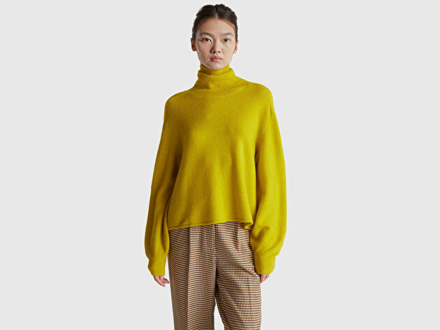 Benetton Kadın Sarı Akrilik ve Yün Karışımlı Düşük Omuzlu Balıkçı Yaka Kazak