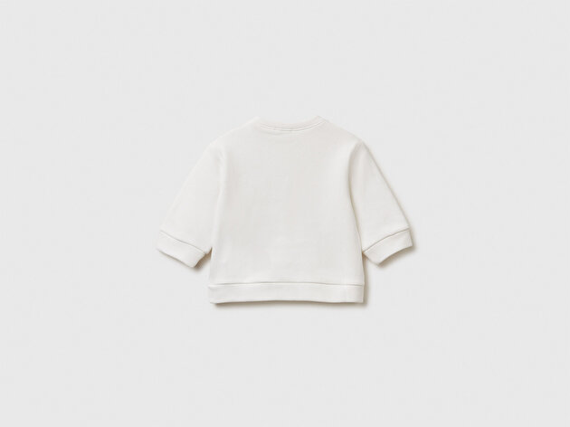 Benetton Bebek Ekru Önü Baskılı Omzu Düğmeli Bisiklet Yaka Sweatshirt