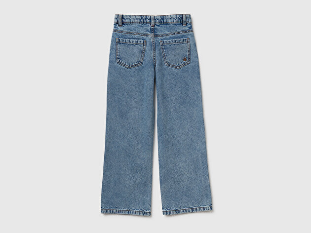 Benetton Kız Çocuk Açık Mavi Önü Kristal Aplikeli Taş Yıkama Straight Fit Denim Pantolon