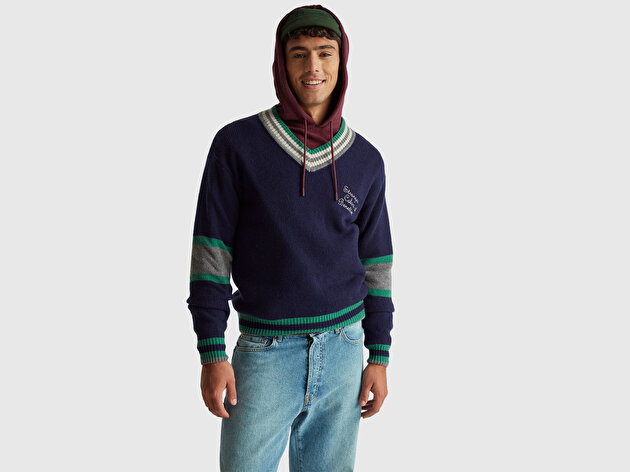 Benetton Erkek Lacivert  Yün Karışımlı V Yaka Stranger Things Kazak