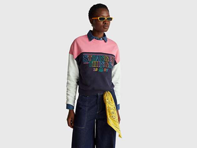 Benetton Kadın Lacivert Mix  %100 Pamuk Renk Bloklu Stranger Things Baskılı Sweatshirt