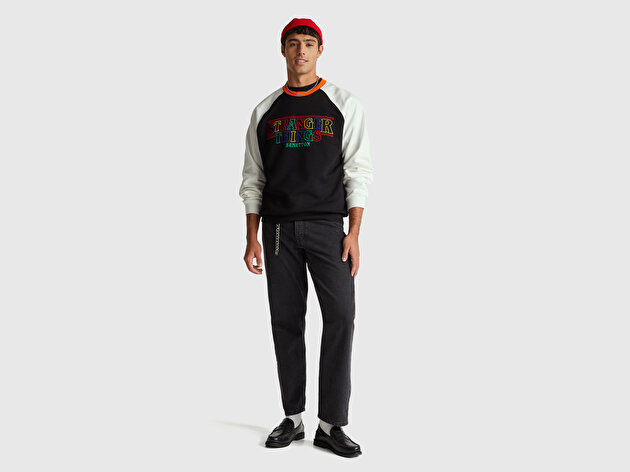 Benetton Erkek  %100 Pamuk Relaxed Fit Stranger Things Baskılı Sweatshirt