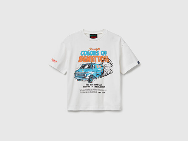 Benetton Erkek Çocuk %100 Pamuk Stranger Things Ön Baskılı Kısa Kollu T-Shirt