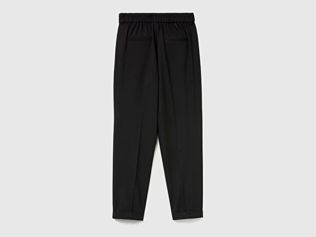 Benetton Kadın Siyah Viskoz Karışımlı Yanı ve Arkası Büzgülü Kıvrık Paça Pantolon