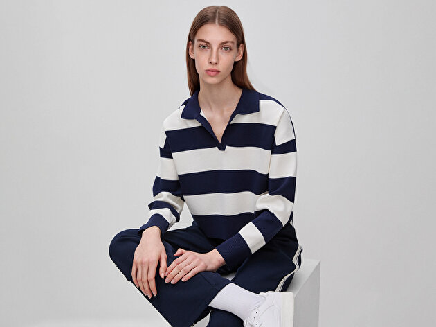 Benetton Kadın Lacivert Viskoz Karışımlı Çizgili Boxy Fit Polo Yaka Kazak