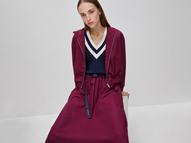 Benetton Kadın Lacivert Viskoz Karışımlı Çizgili Reglan Kol Derin V Yaka Kazak