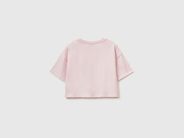 Benetton Kız Çocuk Toz Pembe Su Bazlı Baskılı İşlemeli Kolu Logo Detaylı Boxy Fit T-Shirt