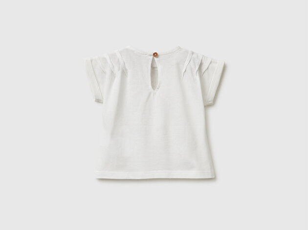 Benetton Bebek Beyaz Su Bazlı Baskılı İşlemeli Arkası Düğmeli Kimono Kol T-Shirt