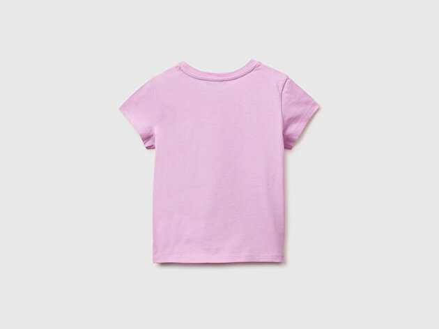 Benetton Kız Bebek Pembe Simli Grafik Baskılı Kısa Kollu Ribanalı Yaka T-Shirt