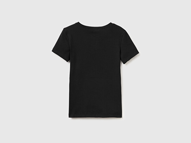 Benetton Kadın Siyah Pamuk Karışımlı Önü Düğme Detaylı Yuvarlak Yaka T-Shirt