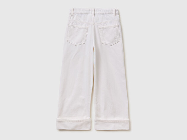 Benetton Kız Çocuk Beyaz Arkası Logo İşlemeli Boyalı Paçası Kıvrık Pantolon