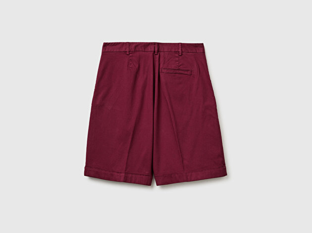 Benetton Kadın Bordo Pamuk Karışımlı Önü Düğmeli Regular Fit Bermuda Şort