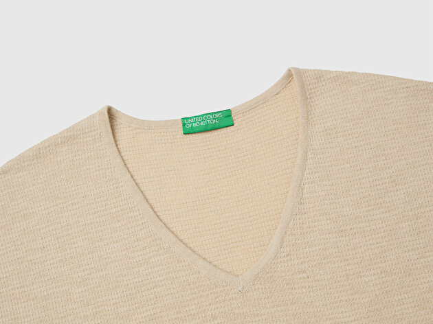 Benetton Kadın Taş Pamuk Keten Karışımlı Düşük Omuzlu V Yaka Kısa Kollu Kazak