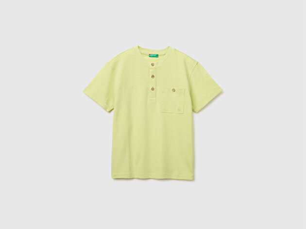 Benetton Erkek Çocuk Sarı Logo İşlemeli Düğmeli Cep Detaylı Henley Yaka T-Shirt
