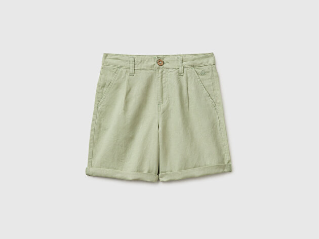 Benetton Erkek Çocuk Adaçayı Yeşili Logo İşlemeli Düğmeli Cep Detaylı Duble Paça Şort