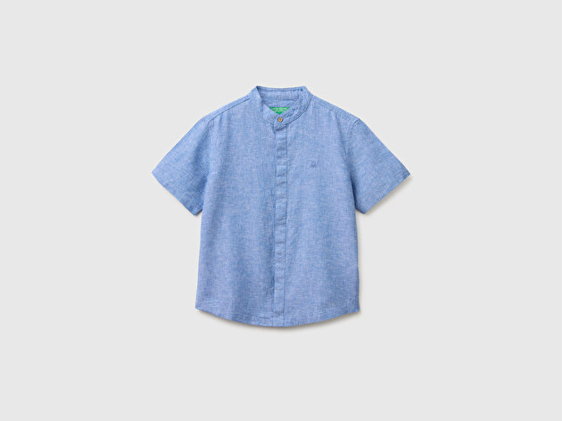 Benetton Erkek Çocuk Mavi Logo İşlemeli Ahşap Düğmeli Kısa Kollu Mandarin Yaka Gömlek