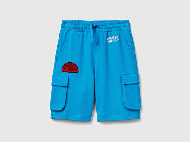 Benetton Erkek Çocuk Mavi % 100 Pamuk  Stranger Things Patch ve Baskı Detaylı Kargo Bermuda Şort
