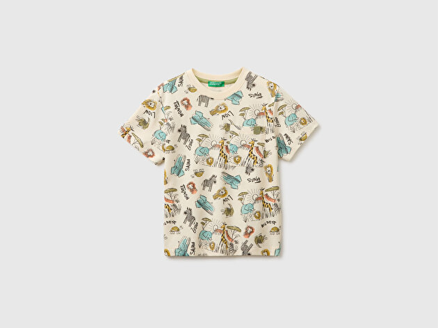 Benetton Erkek Bebek Bej Ön Cebi Logo Detaylı Tamamlı Desenli T-Shirt